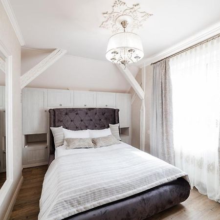 Lux Apartment On Duhnovicha Street .Free Parking. Uzhhorod Exterior photo