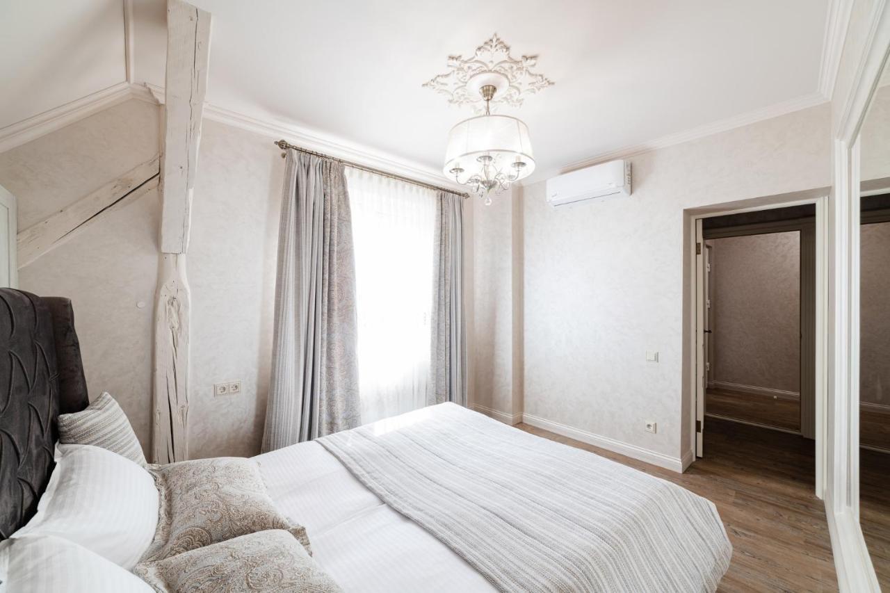 Lux Apartment On Duhnovicha Street .Free Parking. Uzhhorod Exterior photo